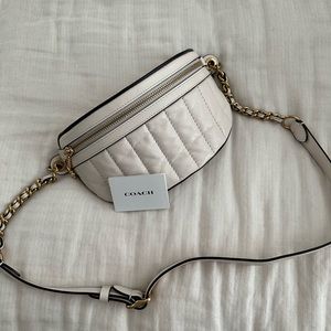 Chain Belt Bag With Quilting